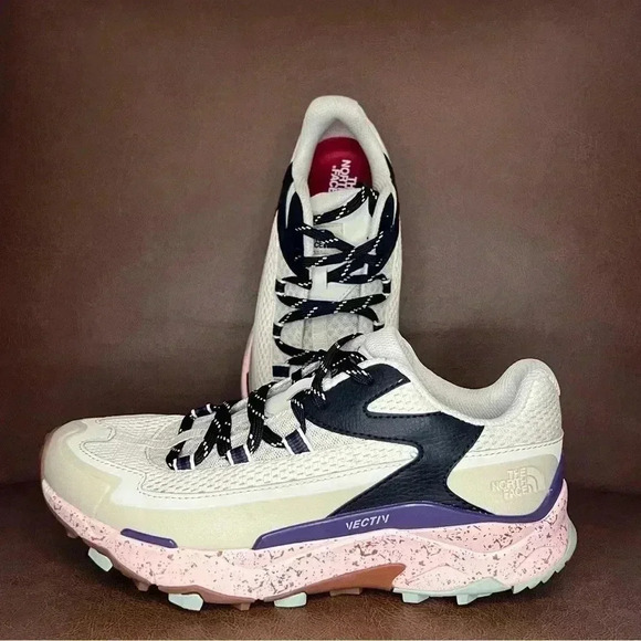 NWOT The North Face Vectiv Taraval Hiking Shoes - Picture 2 of 8